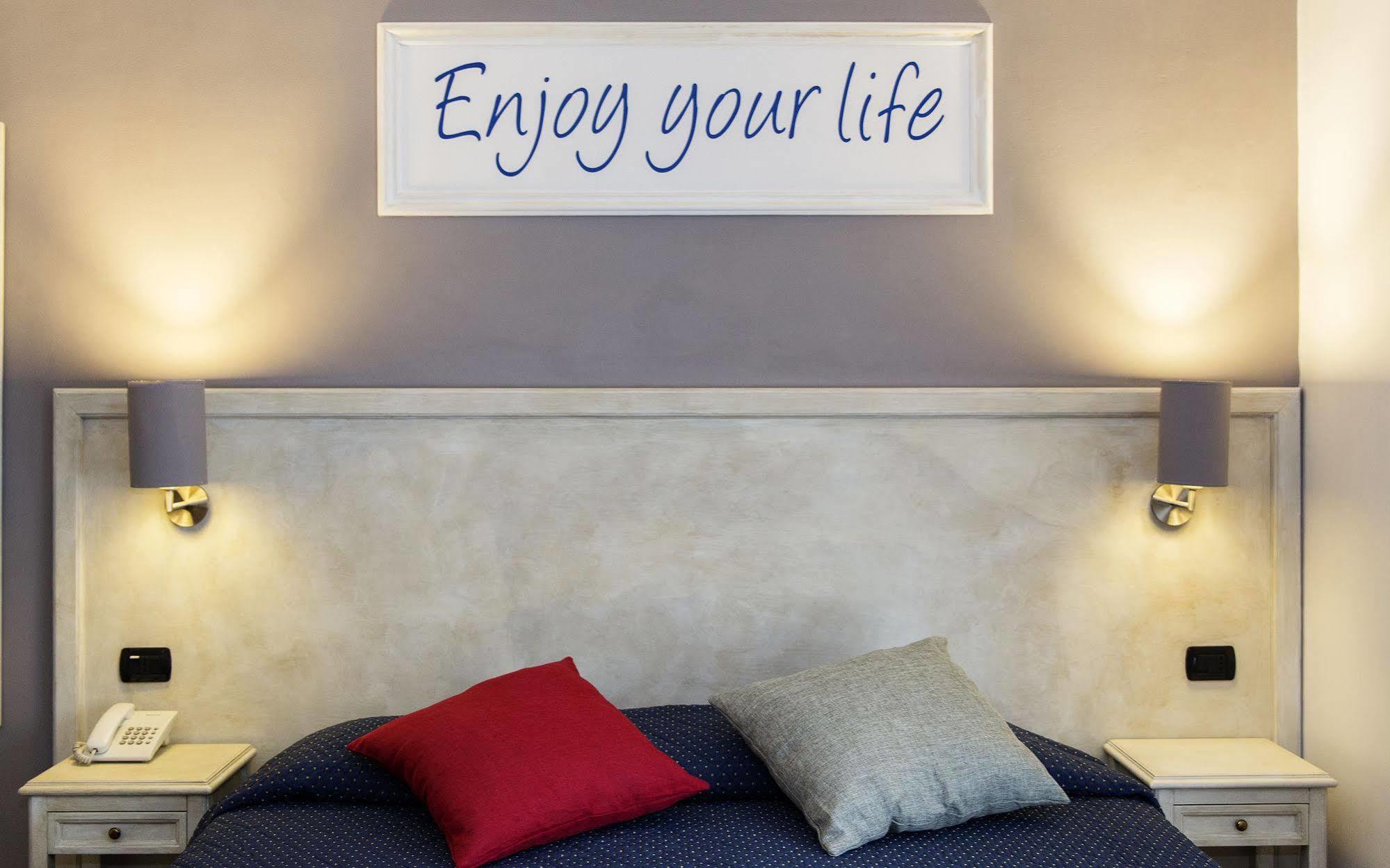 Inn Rome Rooms & Suites Exterior foto
